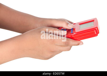 1 bambino ragazzo la riproduzione di video gioco Foto Stock