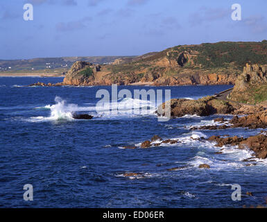 Costa rocciosa al punto Corbiere, Saint Brélade parrocchia, Jersey, Isole del Canale Foto Stock