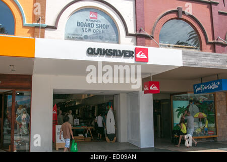 Quiksilver surfgear negozio di abbigliamento sul corso di manly Sydney , Australia Foto Stock