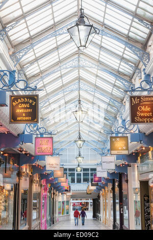 Inghilterra, nello Yorkshire, Leeds, Queens Arcade Foto Stock