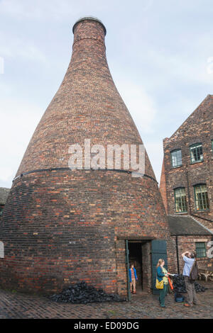 Inghilterra, Staffordshire, Stoke-on-Trent, Gladstone Pottery Museum, Storico di forni per ceramica Foto Stock