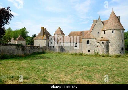 Castello medievale nella regione di Sancerre Francia Foto Stock