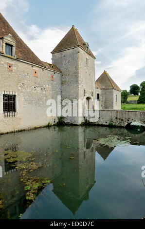 Castello medievale nella regione di Sancerre Francia Foto Stock