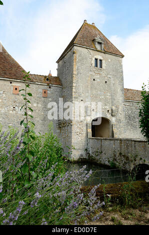 Castello medievale nella regione di Sancerre Francia Foto Stock