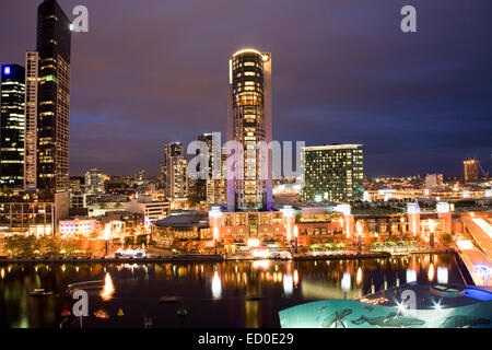 Il Crown Casino a Southbank sul bordo del Fiume Yarra è il più grande casinò in Australia a Melbourne Victoria Australia Foto Stock