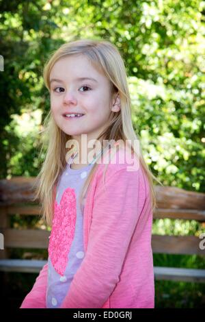 Argentina. 22 dic 2014. La Principessa olandese Ariane comporta per i supporti prima che le loro vacanze di Natale a Bosque de Arrayanes, nel parco nazionale di Los Arrayanes, sulla penisola di Villa La Angostura, 22 dicembre 2014. Foto: Patrick van Katwijk/ point de vue fuori - nessun filo SERVICE - Credit: dpa picture alliance/Alamy Live News Foto Stock