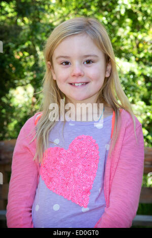 Argentina. 22 dic 2014. La Principessa olandese Ariane comporta per i supporti prima che le loro vacanze di Natale a Bosque de Arrayanes, nel parco nazionale di Los Arrayanes, sulla penisola di Villa La Angostura, 22 dicembre 2014. Foto: Patrick van Katwijk/ point de vue fuori - nessun filo SERVICE - Credit: dpa picture alliance/Alamy Live News Foto Stock