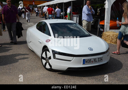 Hybrid Volkswagen XL1 turbo diesel a Schloss Dyck Classic giorni 2014, Germania Foto Stock