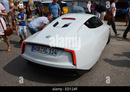 Hybrid Volkswagen XL1 turbo diesel a Schloss Dyck Classic giorni 2014, Germania Foto Stock