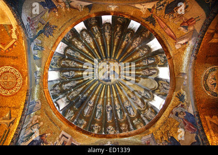 Una delle cupole in Chiesa di Chora, con un bel mosaico di Gesù Cristo ("Pantokrator"), Istanbul, Turchia Foto Stock