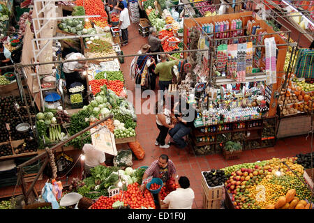 Il Mercado Libertad è un vasto e colorato e molto animato mercato coperto, Guadalajara, Jalisco, Messico Foto Stock