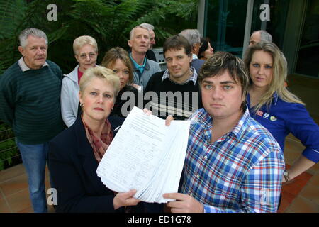 I residenti di Boronia, Australia, Lodge 3.000+ Firma la Petizione Contro alto sviluppo al Consiglio Knox Foto Stock