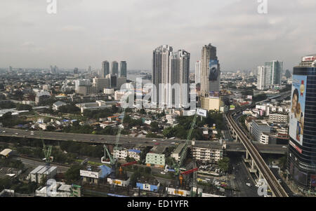 Bangkok City, skyline, cityscape Skytrain, Thailandia. Sud-est asiatico. Foto Stock