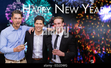 Immagine composita di bello amici bevendo un drink insieme Foto Stock