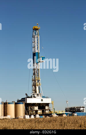 Olio-gas attrezzatura di perforazione in funzione, il Dakota del Nord Foto Stock