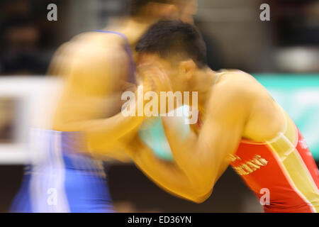 Nd Yoyogi palestra, Tokyo, Giappone. 23 Dec 2014. slow shutter shot, dicembre 23, 2014 - Wrestling : Tutti Japan Wrestling campionato a seconda palestra di Yoyogi, Tokyo, Giappone. © Shingo Ito AFLO/sport/Alamy Live News Foto Stock