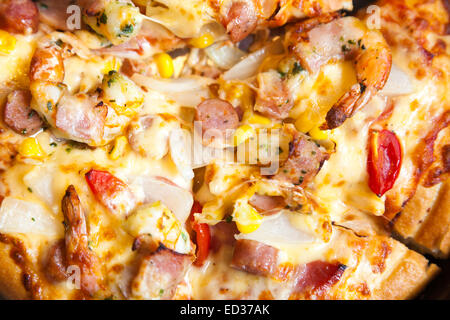 Pizza stack su pan Foto Stock