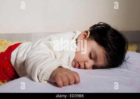 1 bambino indiano Baby sleeping Foto Stock