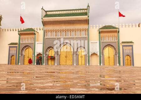 Le porte d'oro. La grande entrata al Palazzo Reale di Fez. Fez. Il Marocco. Il Nord Africa. Africa Foto Stock