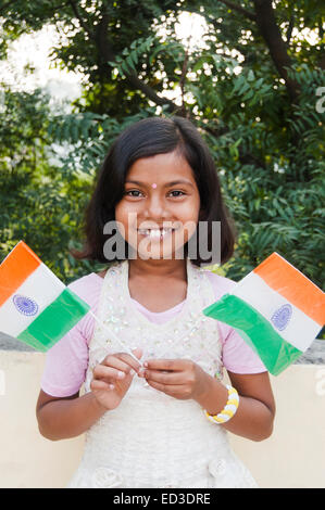 1 rurale indiano ragazza bambino godere il giorno di indipendenza Foto Stock