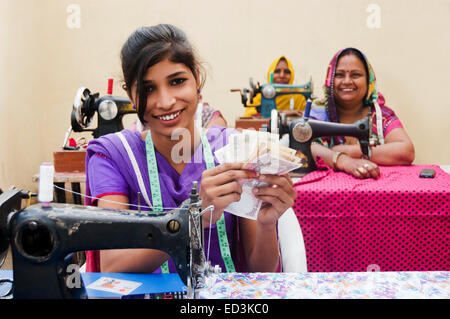 Rurale indiano lavoratore su misura Foto Stock