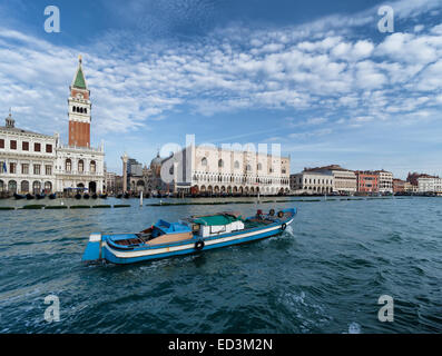 I luoghi di interesse turistico di San Marco e Campanile di dodge palazzo di Venezia - Italia Foto Stock