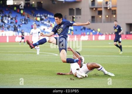 Marrakech, Marocco. Xx Dec, 2014. Takuya Iwata (Auckland) Calcio/Calcetto : Club FIFA World Cup Marocco 2014 per il terzo posto match tra Cruz Azul FC 1-1 Auckland City FC presso il Grand Stade de Marrakech in Marrakech, Marocco . © Mutsu Kawamori/AFLO/Alamy Live News Foto Stock