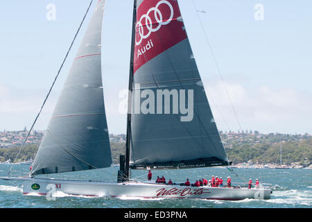 Sydney, Australia. 26 dicembre, 2014. Inizio del settantesimo Sydney Hobart Yacht Race nel porto di Sydney, Australia. Equipaggio su avena selvatica X1 Credito: martin berry/Alamy Live News Foto Stock