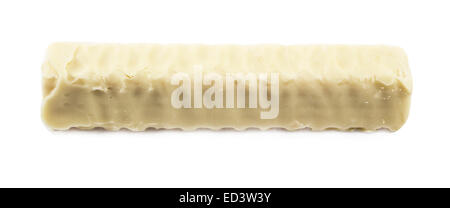 Il cioccolato bianco bar con riempimento, su sfondo bianco. Foto Stock