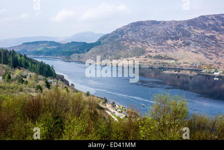 Stromeferry sul Loch Carron in Highland Scozia da A890 Foto Stock