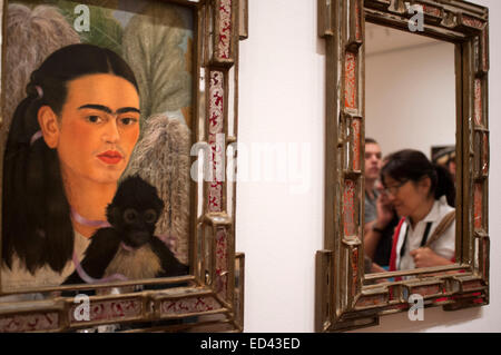 Fulang-Chang e mi da Frida Kahlo al MOMA di New York City, Stati Uniti d'America. Quando curatori Leah Dickerman, Luis Pérez-Oramas, e mi bega Foto Stock