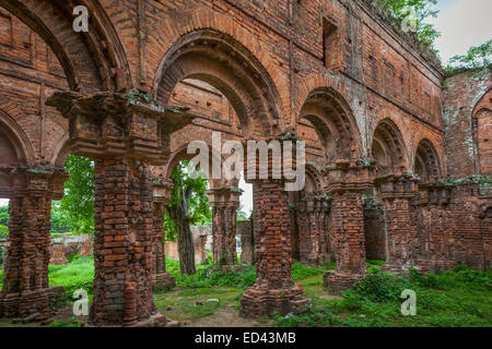 Rovine di Tamluk Rajbari nel Bengala occidentale, India. Foto Stock