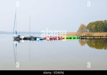 Barche sul lago Zdworskie, Polonia Foto Stock