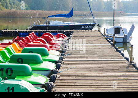 Barche sul lago Zdworskie, Polonia Foto Stock