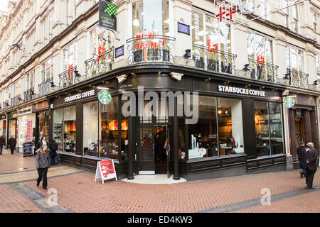 Starbucks Coffee shop in Birmingham City Centre Regno Unito Foto Stock