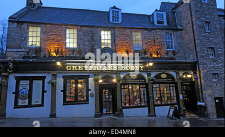 Panorama di Greyfriars Bobby storico pub al crepuscolo, Edimburgo Città Vecchia, cane fuori, Lothians, Scotland, Regno Unito Foto Stock