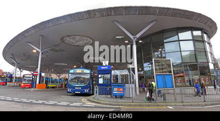 NXWM Walsall alla stazione degli autobus di St Pauls Street Panorama con autobus Foto Stock