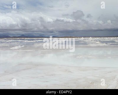 Il Salar de Uyuni, i mondi più grande saline. Uyuni, Bolivia. Foto Stock