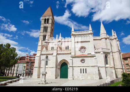 Chiesa di Santa Maria la Antigua (12esimo secolo) in Valladolid Castiglia e Leon, Spagna. Foto Stock