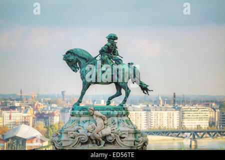 BUDAPEST - 21 ottobre: Statua del Principe Eugenio di Savoia al Castello Reale sul Ottobre 21, 2014 a Budapest, Ungheria. Egli era un g Foto Stock
