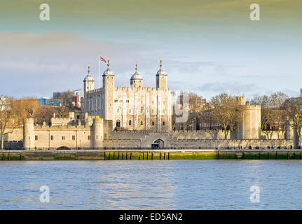 Londra La Torre di Londra la Porta dei Traditori ingresso dal fiume Tamigi Foto Stock