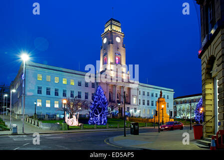 Town Hall, Barnsley a Natale, South Yorkshire, Inghilterra, Regno Unito Foto Stock