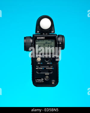 Sekonic L-758 Master Digitale misuratore di luce vivida sfondo blu Foto Stock