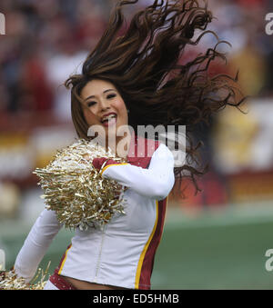 Landover, MD, Stati Uniti d'America. Il 28 dicembre, 2014. Washington Redskins cheerleader. Dallas Cowboys vs Washington Redskins sul dicembre 28, 2014 a Fedex in campo Landover, MD. Credito: Cal Sport Media/Alamy Live News Foto Stock