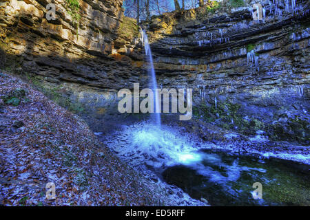 Con una sola goccia di 100 piedi questo è uno dei più grandi cascate nel paese e può essere trovato alla Hardraw, Wensleydale, Yo Foto Stock