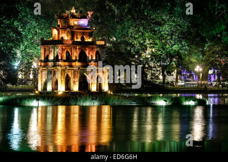 Torre di tartaruga, Lago Hoan Kiem, Hanoi, Vietnam Foto Stock