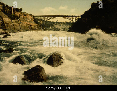 Idromassaggio Rapids e inferiore di acciaio ponte di Arco, Niagara Falls, New York, 1898 Foto Stock