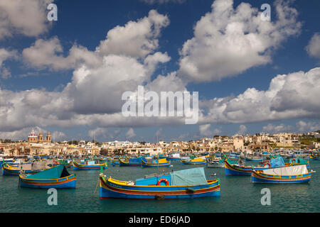 Barca. Marsaxlokk. La Valletta. Isola di Malta. Repubblica di Malta. Europa Foto Stock