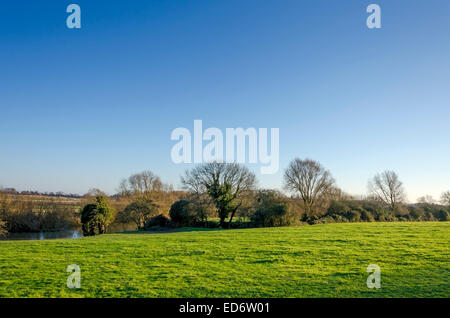 Cambridge, Regno Unito. 29 Dicembre 2014: cielo sopra Grantchester Meadows Foto Stock