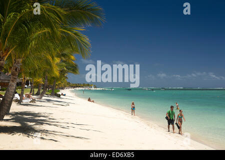 Maurizio, Le Morne, persone su Lux Le Morne hotel beach Foto Stock